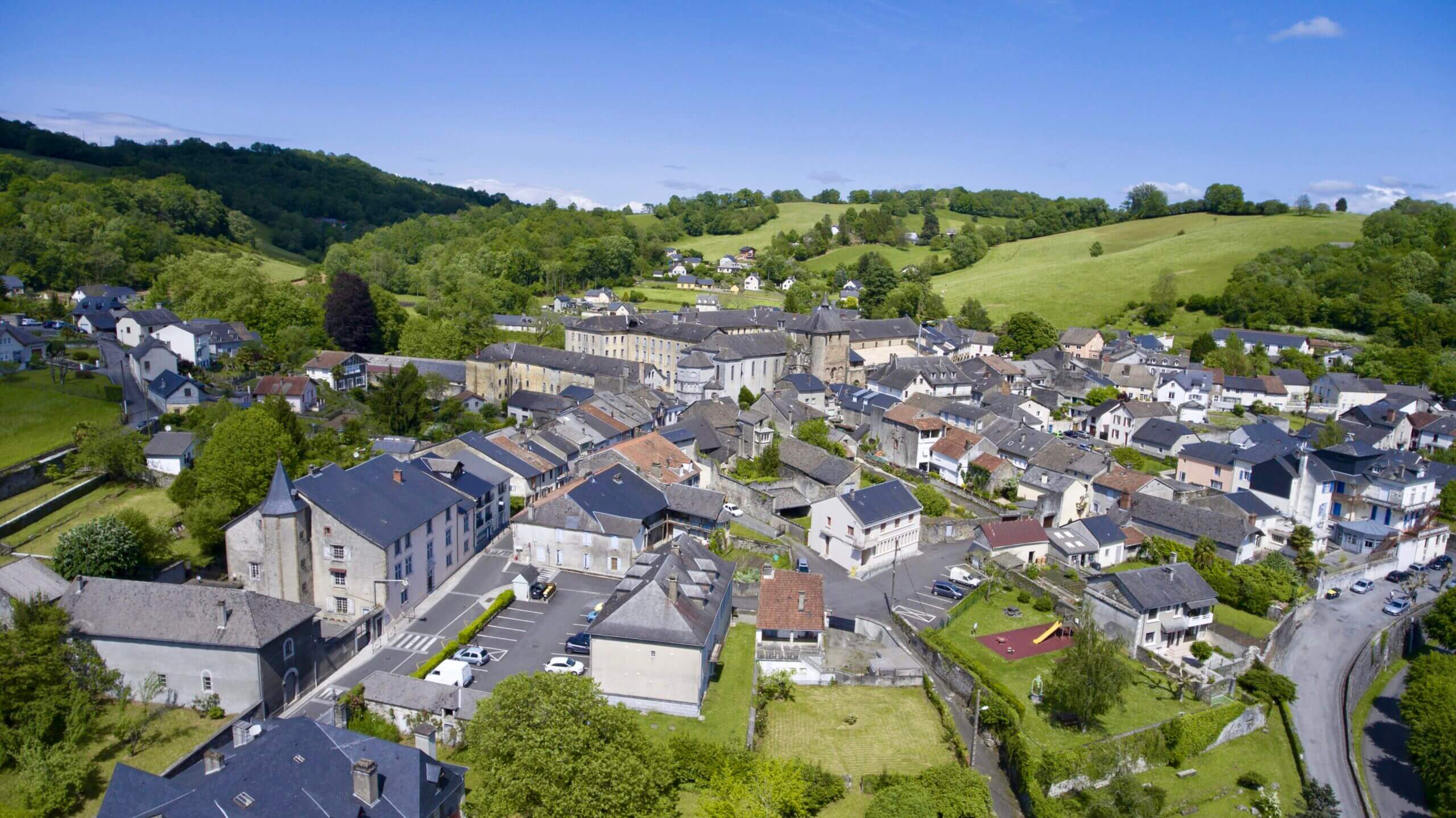 Centre bourg du village de Saint-Pé-de-Bigorre